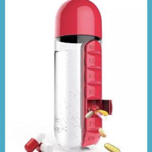 UNIQUE WATER BOTTLE TAG ALONG 7 DAYS PILLS HOLDER PERFECT FOR RUNNERS, EXCERCISE